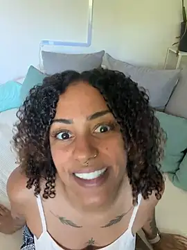 SweetPetiteNoir webcam