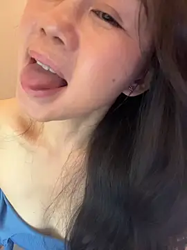 minmin_1370 webcam