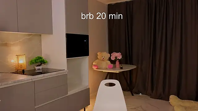 LunaLurk webcam