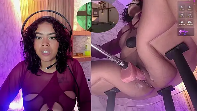 NinaCapelli webcam