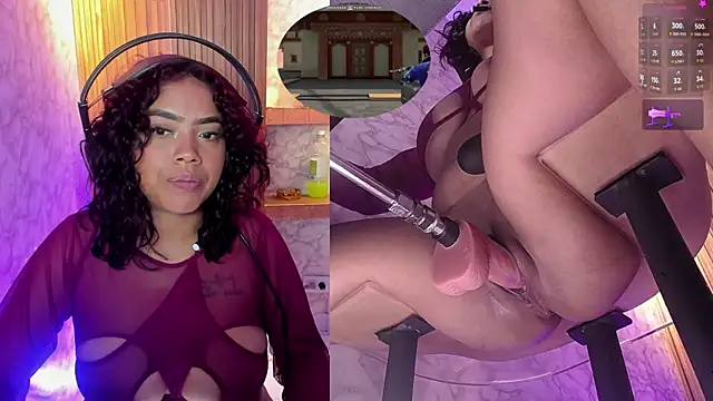 NinaCapelli webcam
