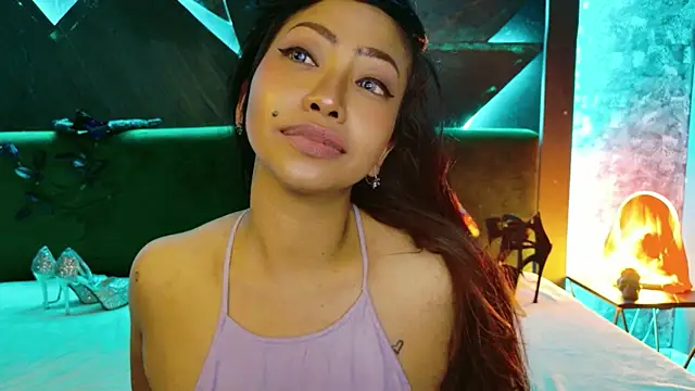 elyaquinn - ElyaQuinn's free webcam - UK Sex Cams