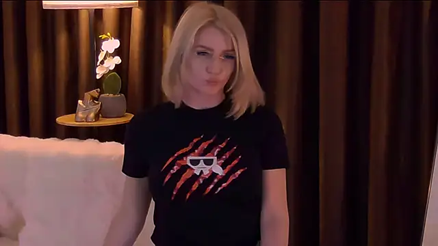TinaHarley webcam