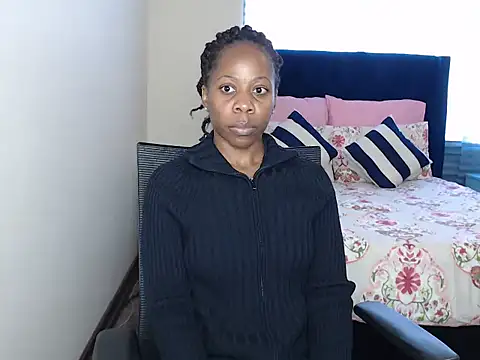 QUEENMANDYY webcam