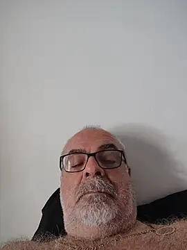 satiro_sevilla (M grandpa) - CUM IN OPEN WINDOWS