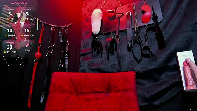 Loana_bdsm webcam