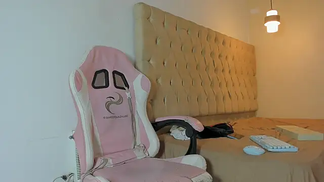 Supreme_Badboy webcam