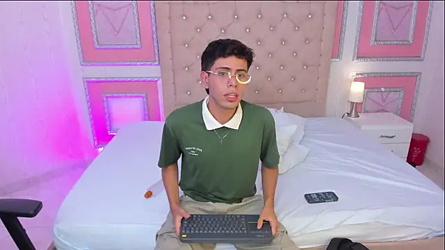 hunterwest06 webcam