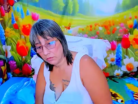 indianroxy webcam