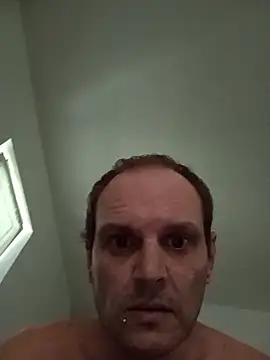 Ilovesquirt84 webcam