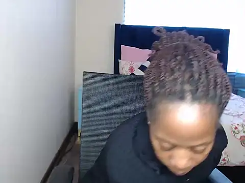 QUEENMANDYY
