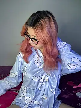 Valen-Foxx1 webcam