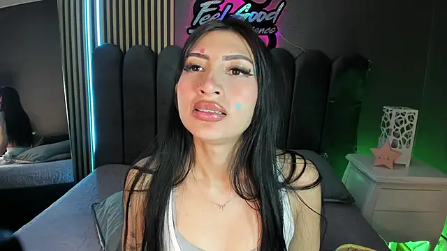 Nicolette_ks_ webcam