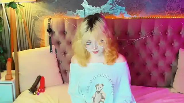 EmilyAngells webcam