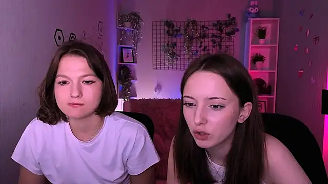 chloe_ley webcam