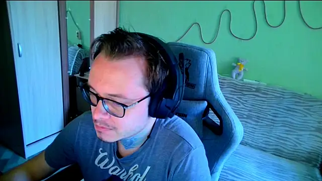 MeLanXolik webcam