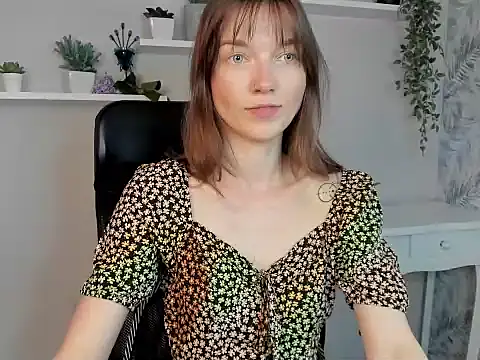 KiraBliss28 webcam