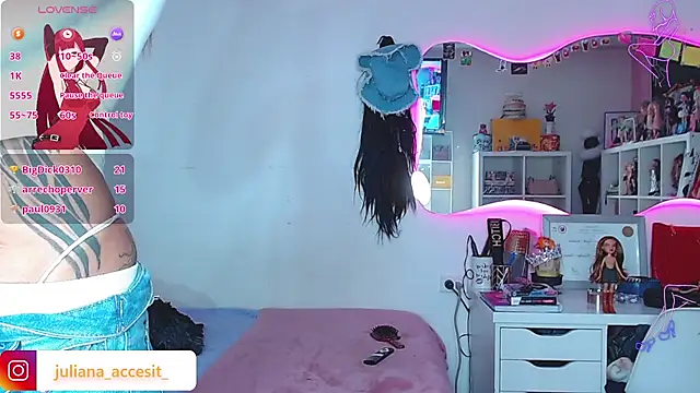 caroline_cossei webcam