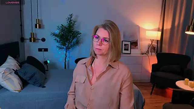 Annie_Light webcam