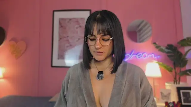 SoySaraa webcam