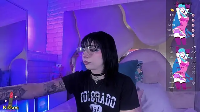 NaniiSisy webcam