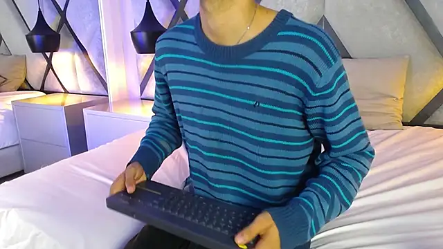 EnzoHunters live sex cam