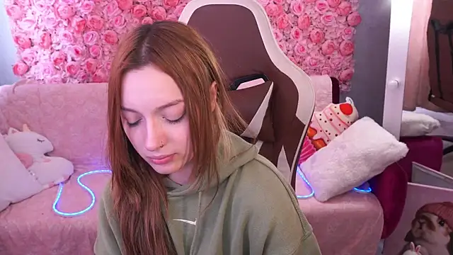 LizzaMoonn webcam