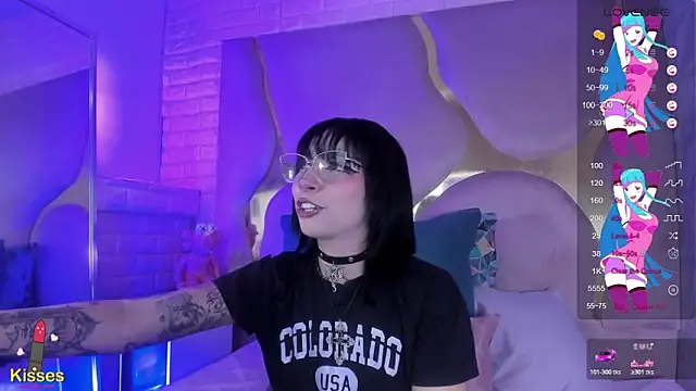 NaniiSisy webcam