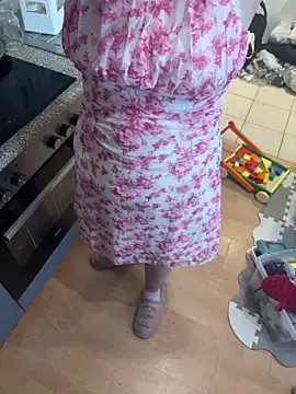 Teeny-Slut18 webcam