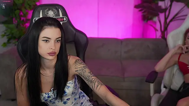 Tina_Breeze webcam