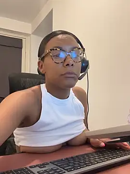 Melia_Rayne webcam