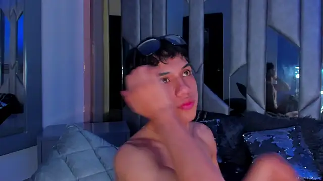 Sebax_Young webcam