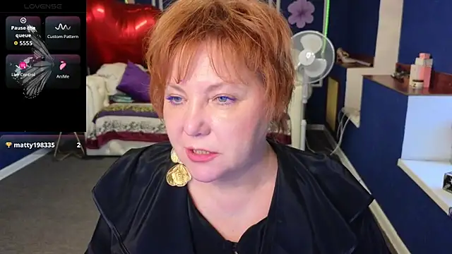 Kira_Kenett webcam