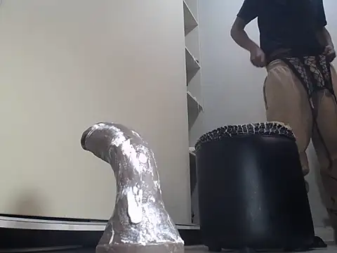 KinkyJXxX webcam