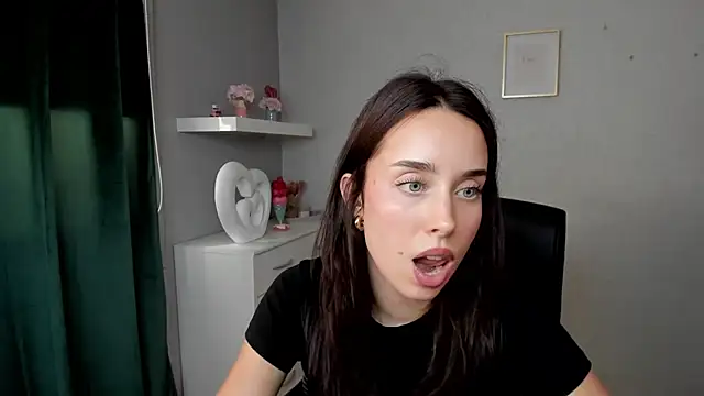 AdeleSolo webcam