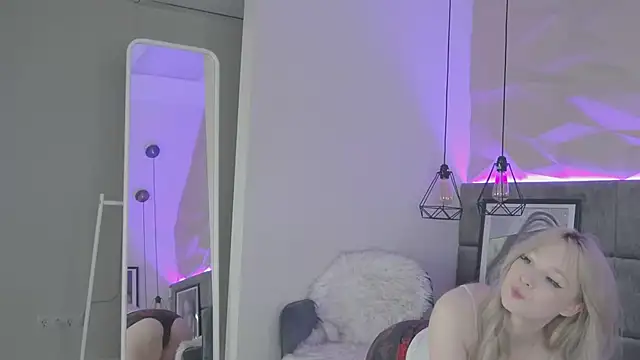 Shy_Barbie webcam