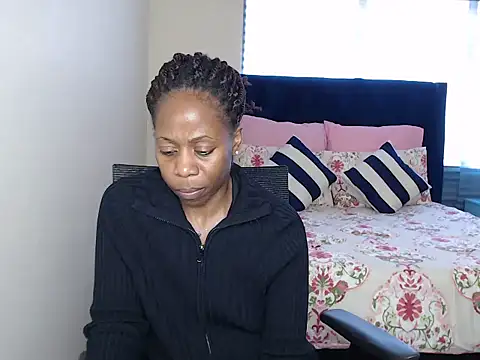 QUEENMANDYY webcam
