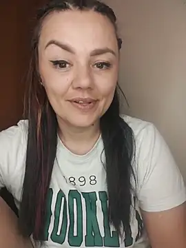 krisssexi - KrissSexi's free webcam - UK Sex Cams