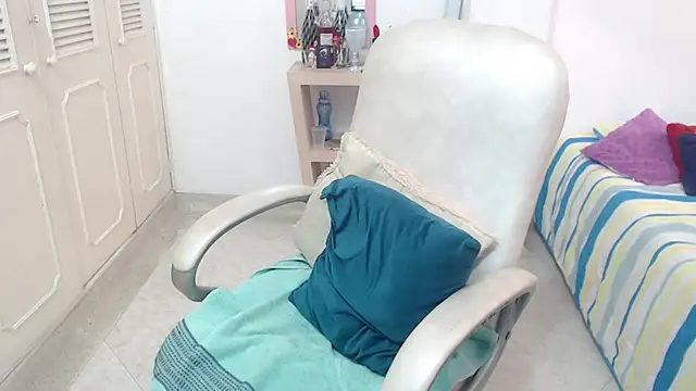 leonela_69 - Leonela_69's free webcam