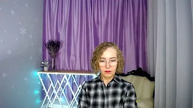queen_a_n_i webcam