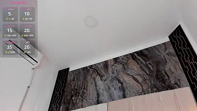 sarita_rouzze webcam