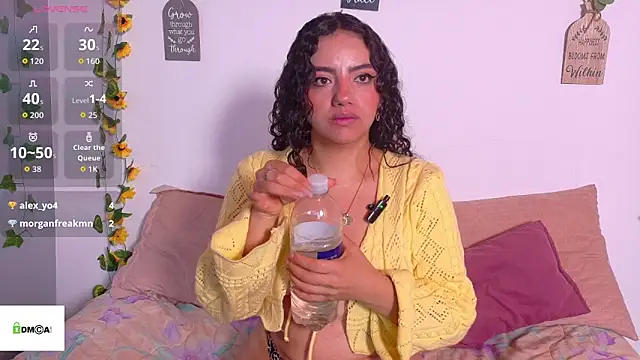 emiily_curly webcam