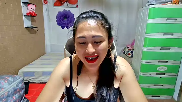 Filipina_Desire live sex cam