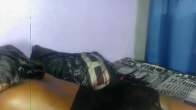 CurvyLara webcam