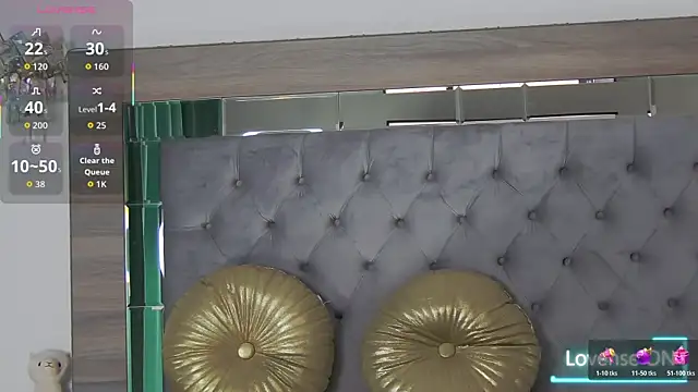 Lorehottie webcam