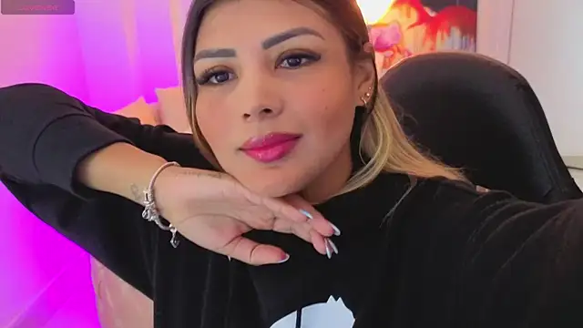 SALOOMEE__ webcam