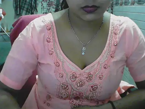 LovingPihu webcam