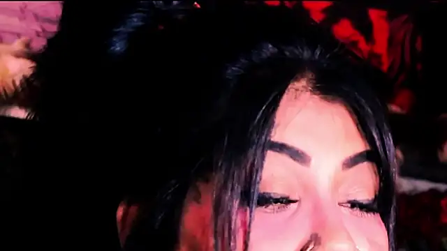 indian_dreamgirl webcam