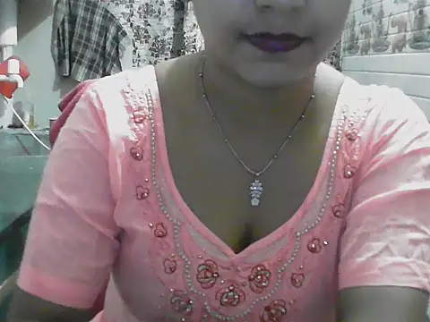 LovingPihu webcam