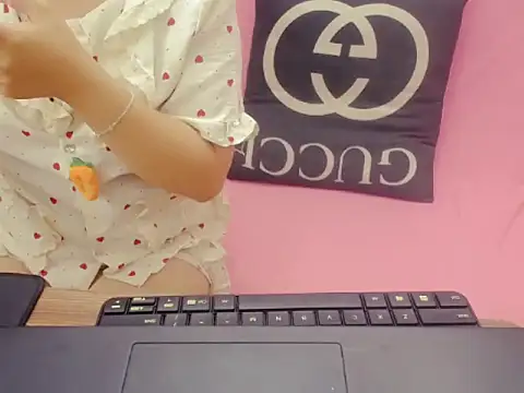maia_9999 (Ask my age) - show tits